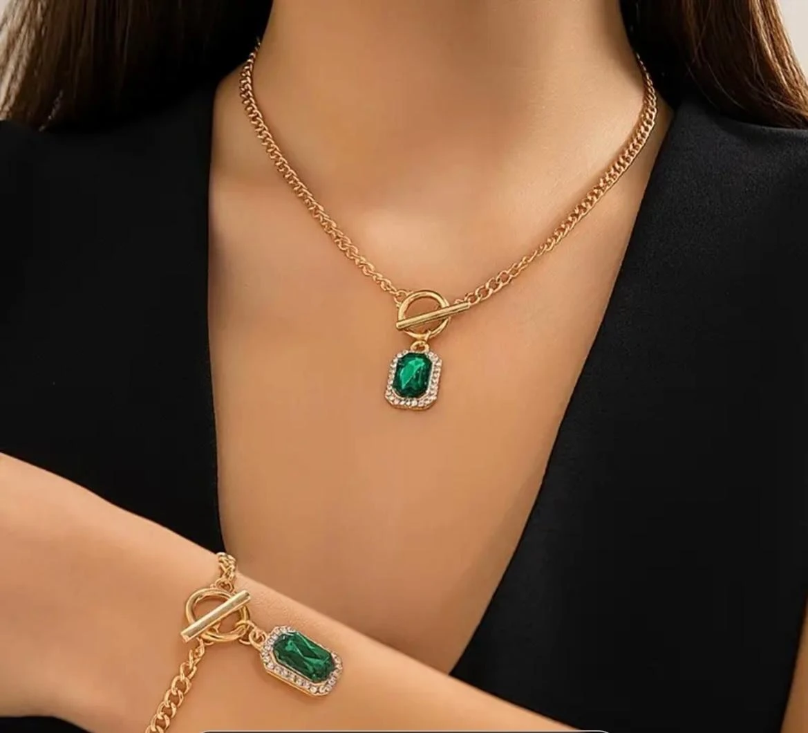 Necklace and bracelet set