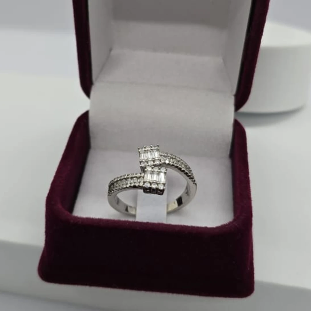 Elora Silver Ring – A Timeless Touch of Elegance ✨💍