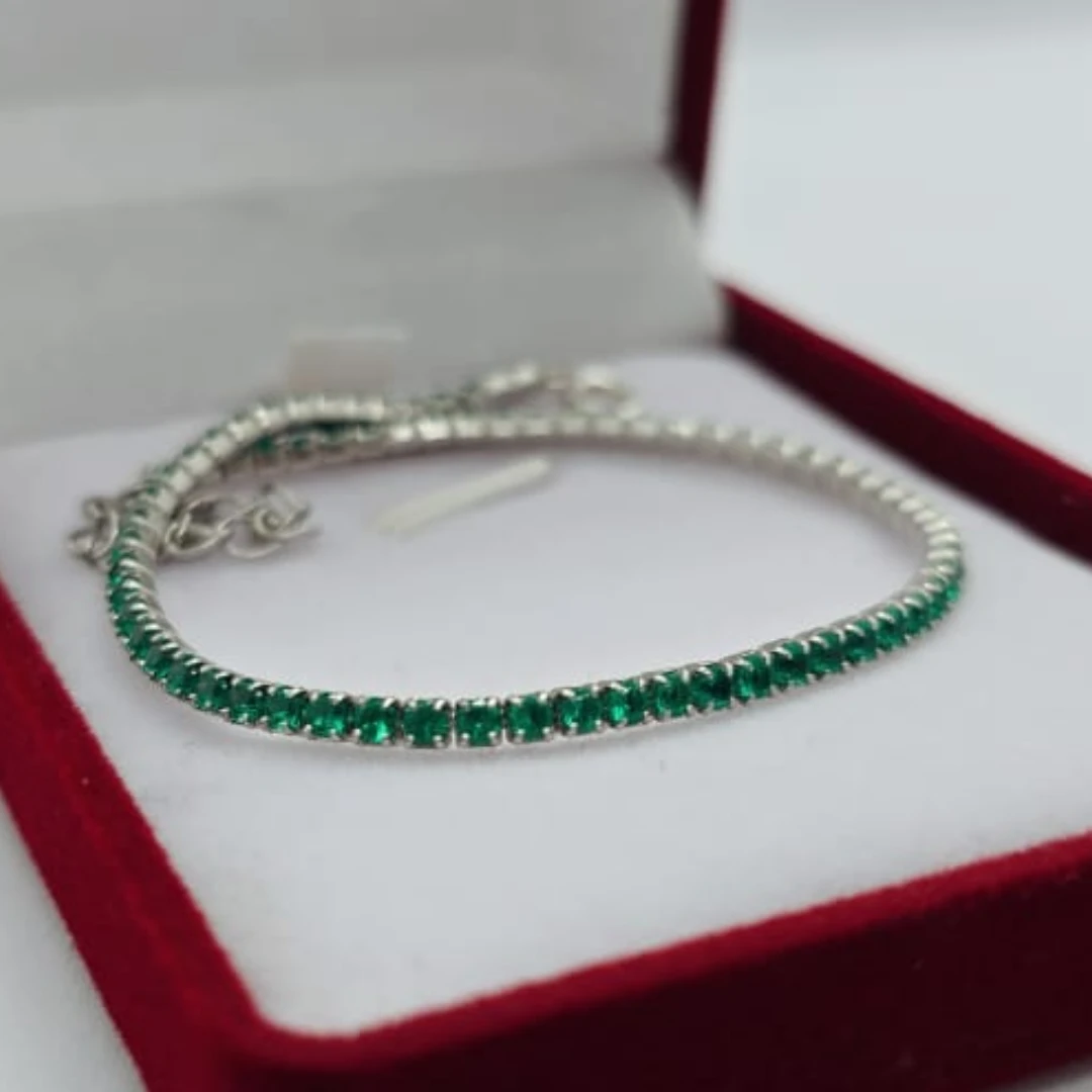 Elora Silver Bracelet – Radiate Unmatched Elegance ✨💫