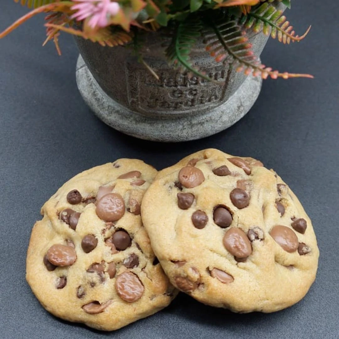 Large Classic Cookie – Big in Size, Bigger in Flavor! 🍪
