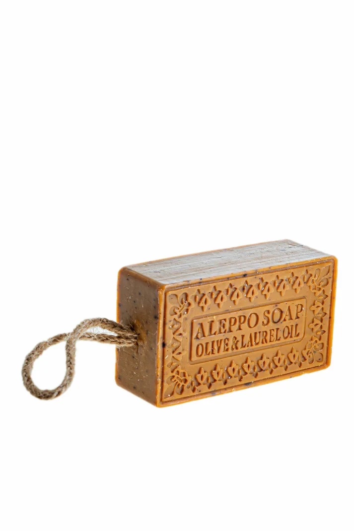 🌾 Oat Soap – Brightening & Balancing Care for Oily Skin