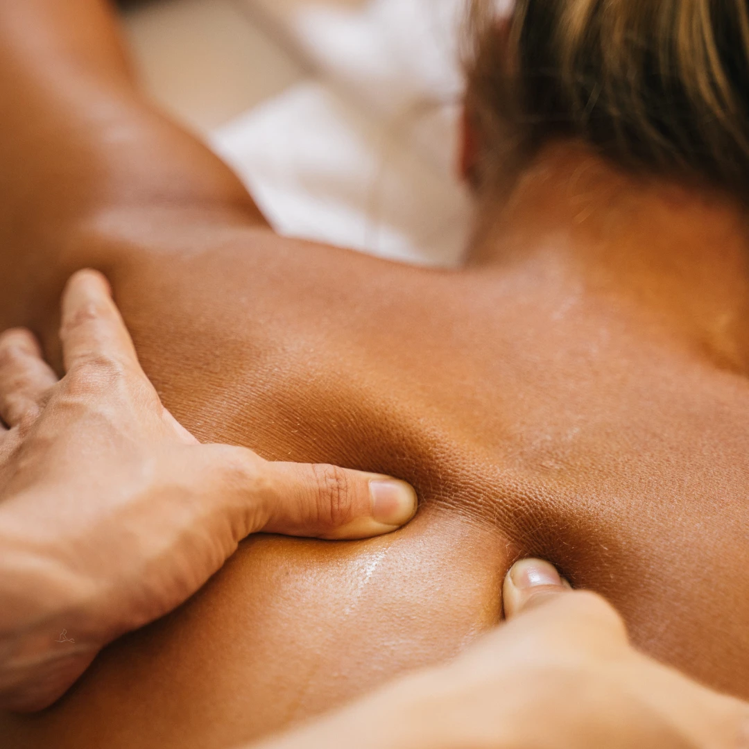 🌿 Luxurious Relaxation Massage Session – Enjoy Comfort and Revitalization 🌿
