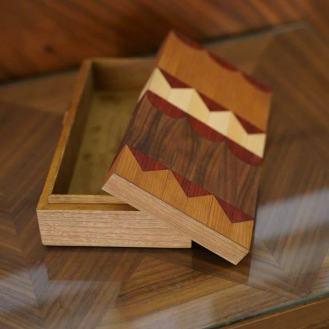 Wooden Box with “Quarter Circle” Mosaic Lid – Contemporary Broken-Rule Design by