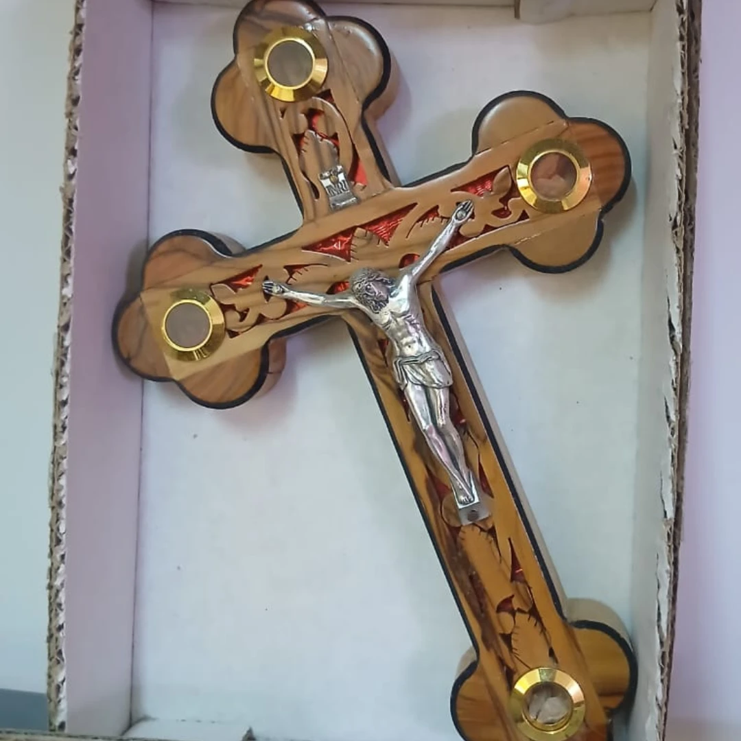 Hand-Carved Pierced Wooden Cross – 20 cm – Artistic Wall Cross from Bethlehem – 