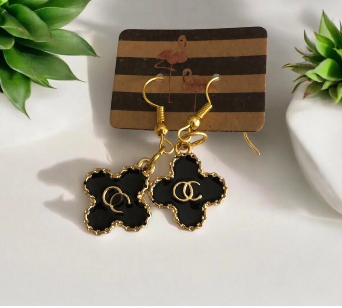 ✨ Handmade Earrings – An Elegant Artistic Touch ✨