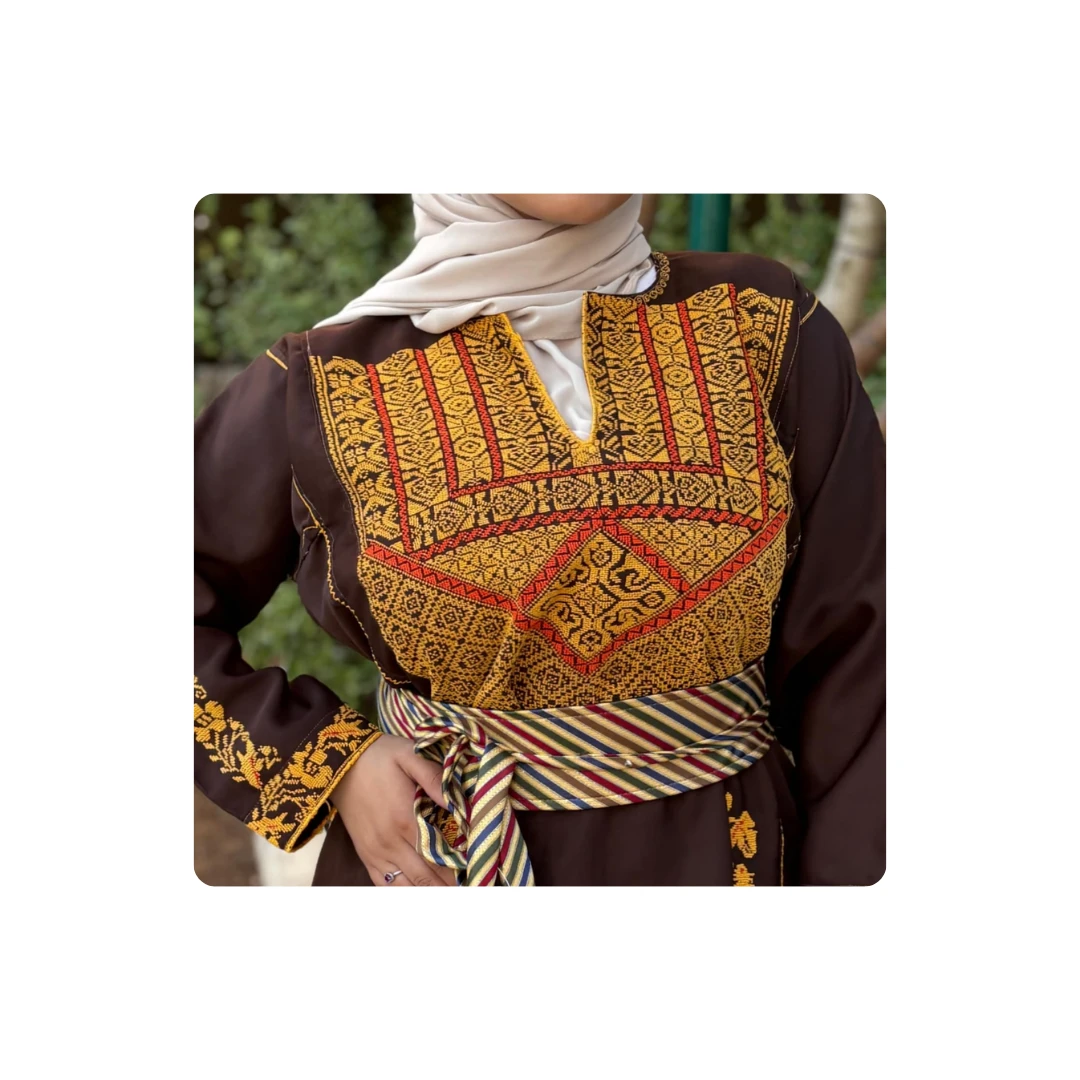 Original Hand-Embroidered Traditional Thobe – Pre-Loved in Excellent Condition –