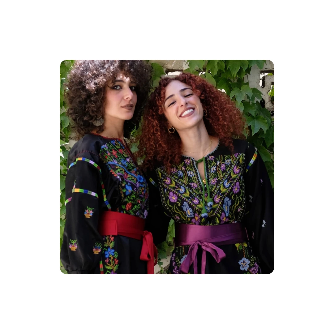 Original Hand-Embroidered Traditional Thobes – Pre-Loved in Excellent Condition 