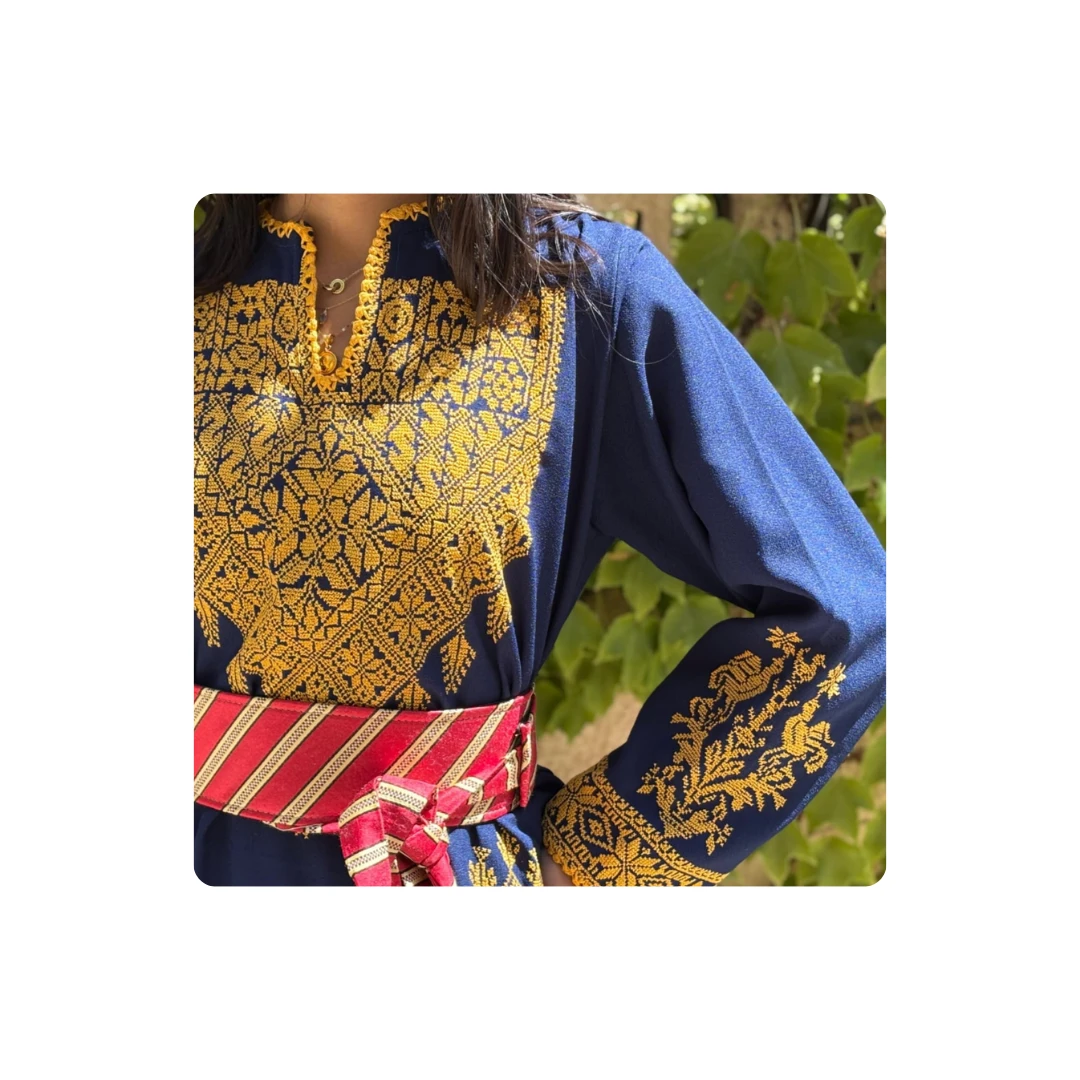 Original Pre-Loved Hand-Embroidered Thobe – Authentic Traditional Design