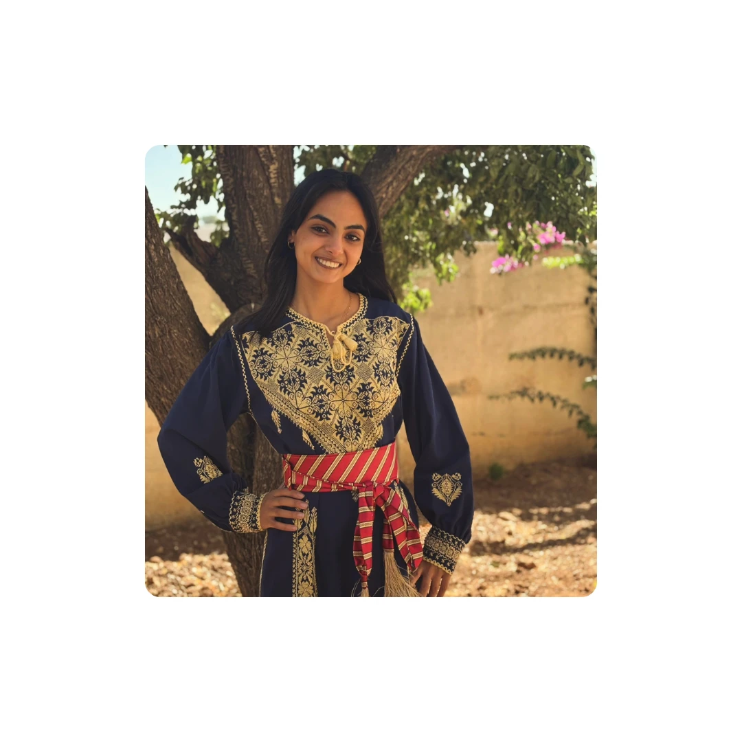 Original Hand-Embroidered Thobe – Luxurious Piece Renewed with Care